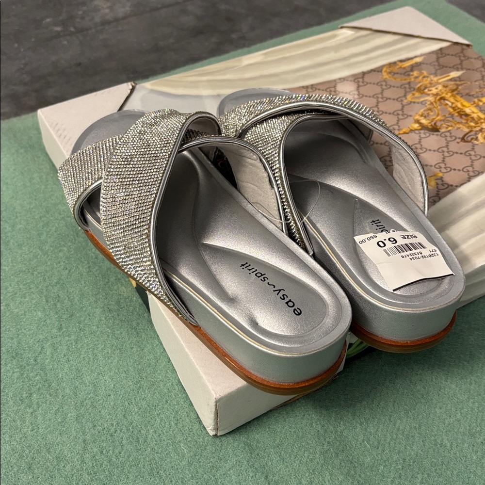 NWT Easy Spirit SEJUDY’s Glittering Silver Slip On Sandals Criss Cross Straps 6 - Picture 13 of 16